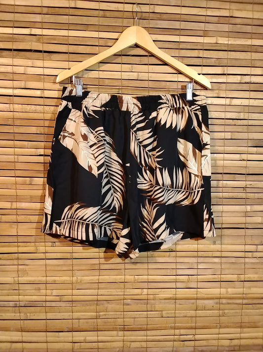 Lightweight shorts with pockets