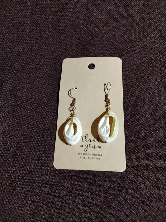 Shell earrings